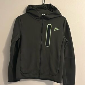 Nike tech